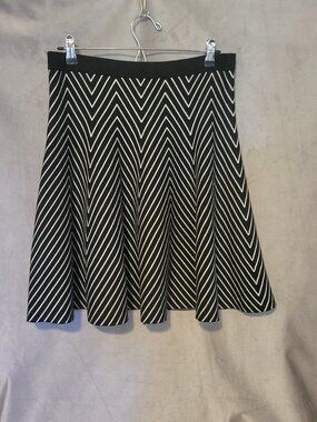 Grace Elements Knit A-Line Skirt Black Ivory Chevron Rayon Pull ON NWT Size L